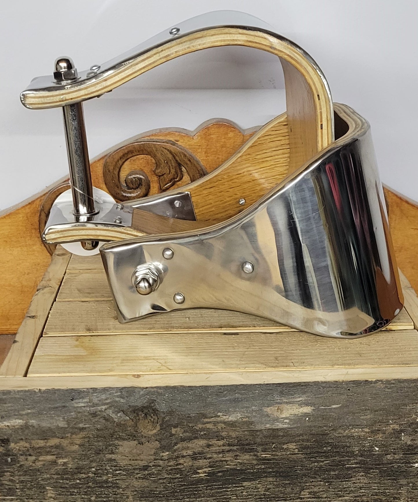BELL STIRRUPS
